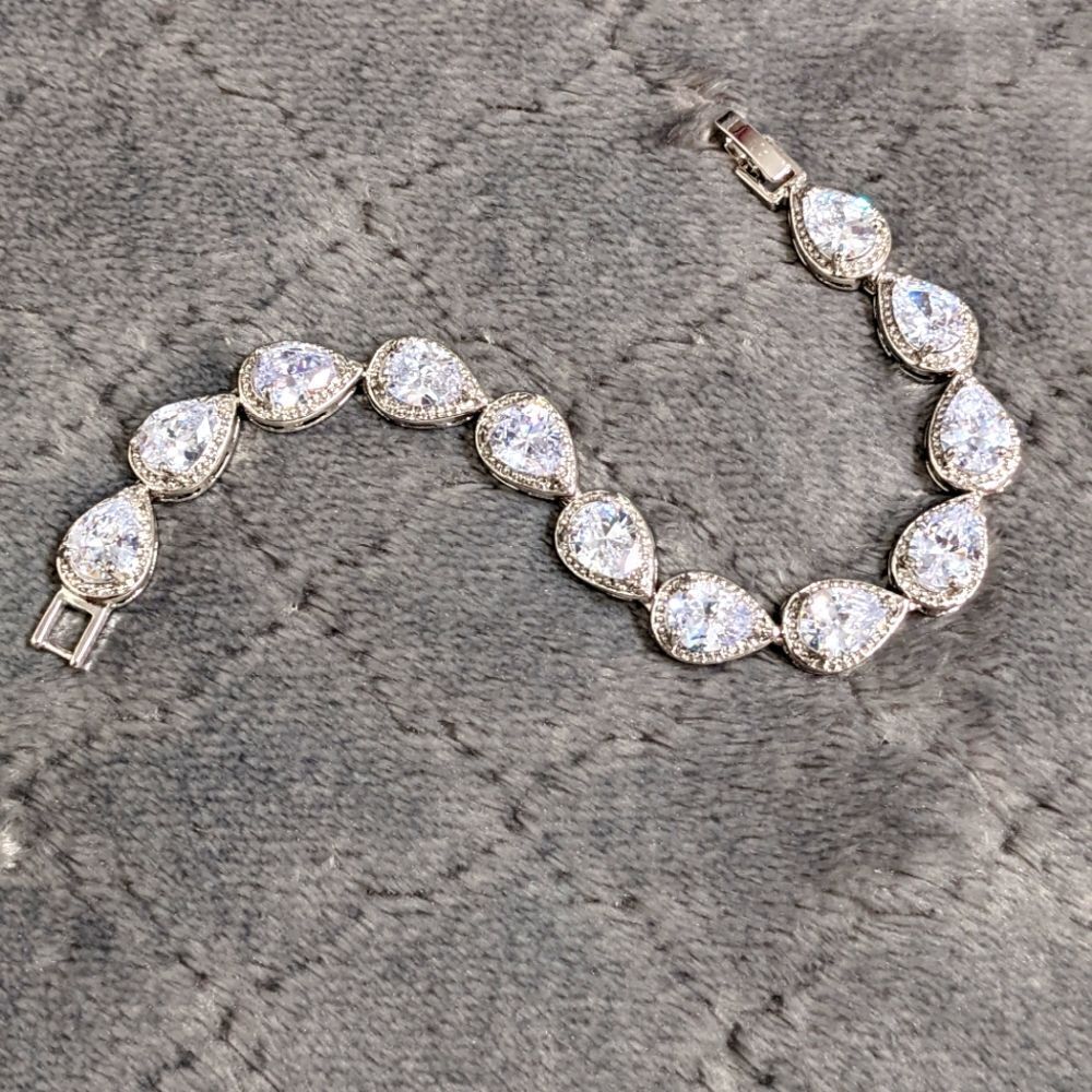 Y2K Cubic Zirconia Rhodium Plating Pear Shaped Stone Tennis Bracelet - Picture 5 of 12